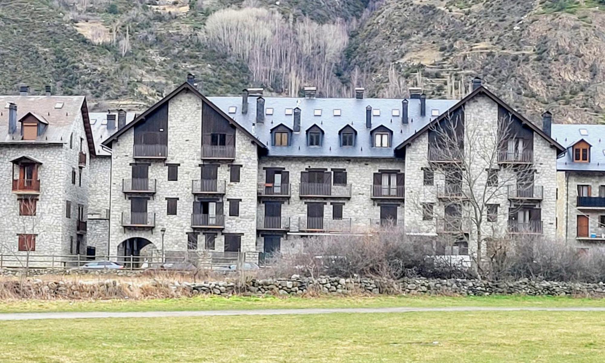 Apartamentos Nogueret Benasque Buitenkant foto