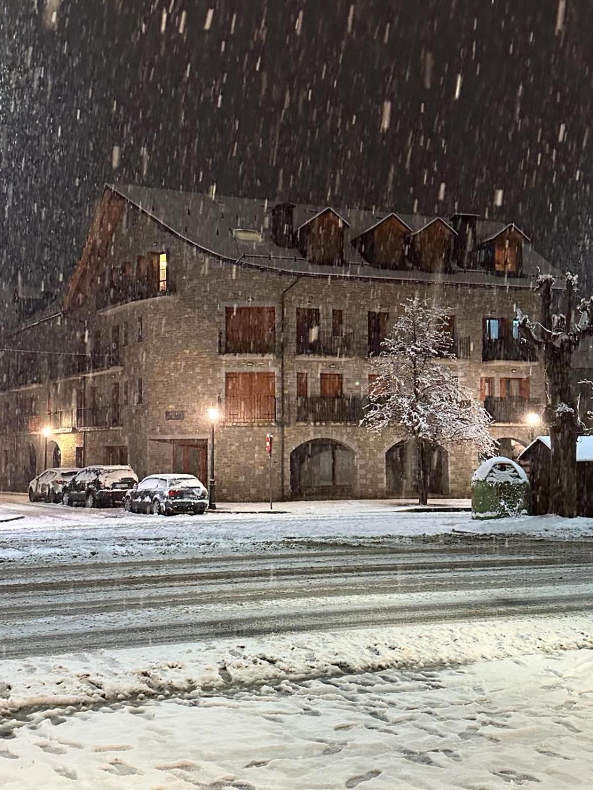 Apartamentos Nogueret Benasque Buitenkant foto